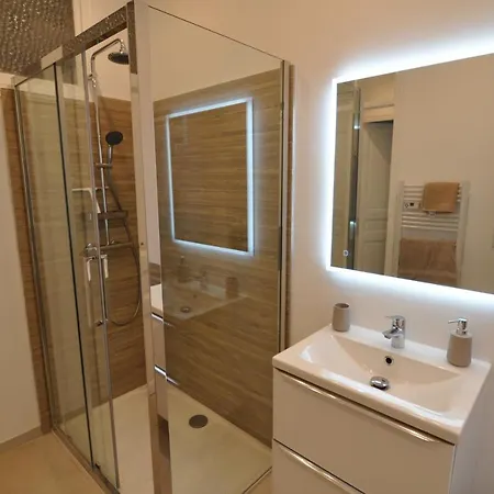 Palais -2-bedroom -ponteil -stayinantibes *