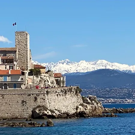 Palais -2-bedroom -ponteil -stayinantibes *